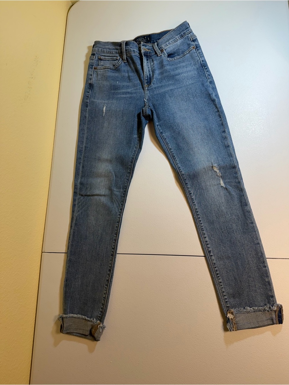 Lucky Brand Skinny Jeans Women’s Size 4/27 Medium Wash Distressed Raw Hem EUC - Picture 2 of 13